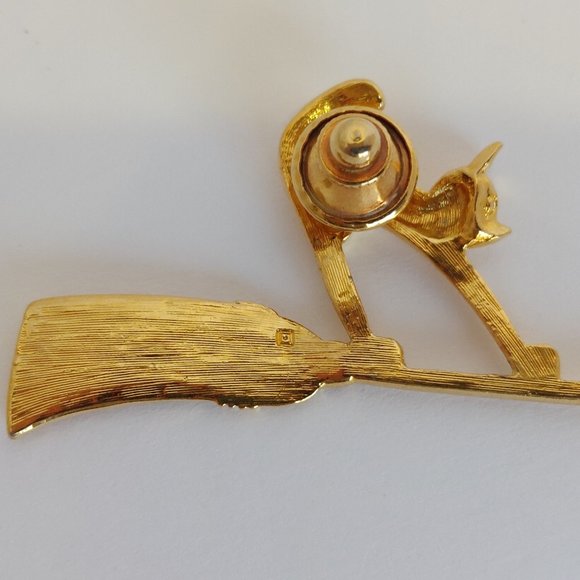 Vintage Halloween Scaredy Cat Witch's Broom Gold Tone Brooch Pin - Picture 4 of 7
